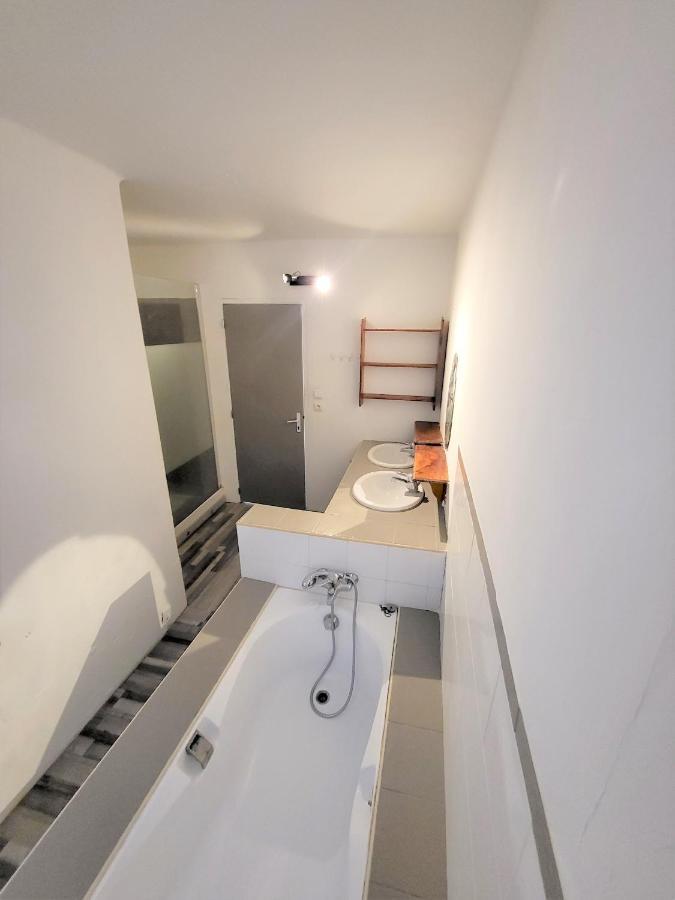 Maison 3 Chambres Avec Piscine Couverte Lespignan 외부 사진