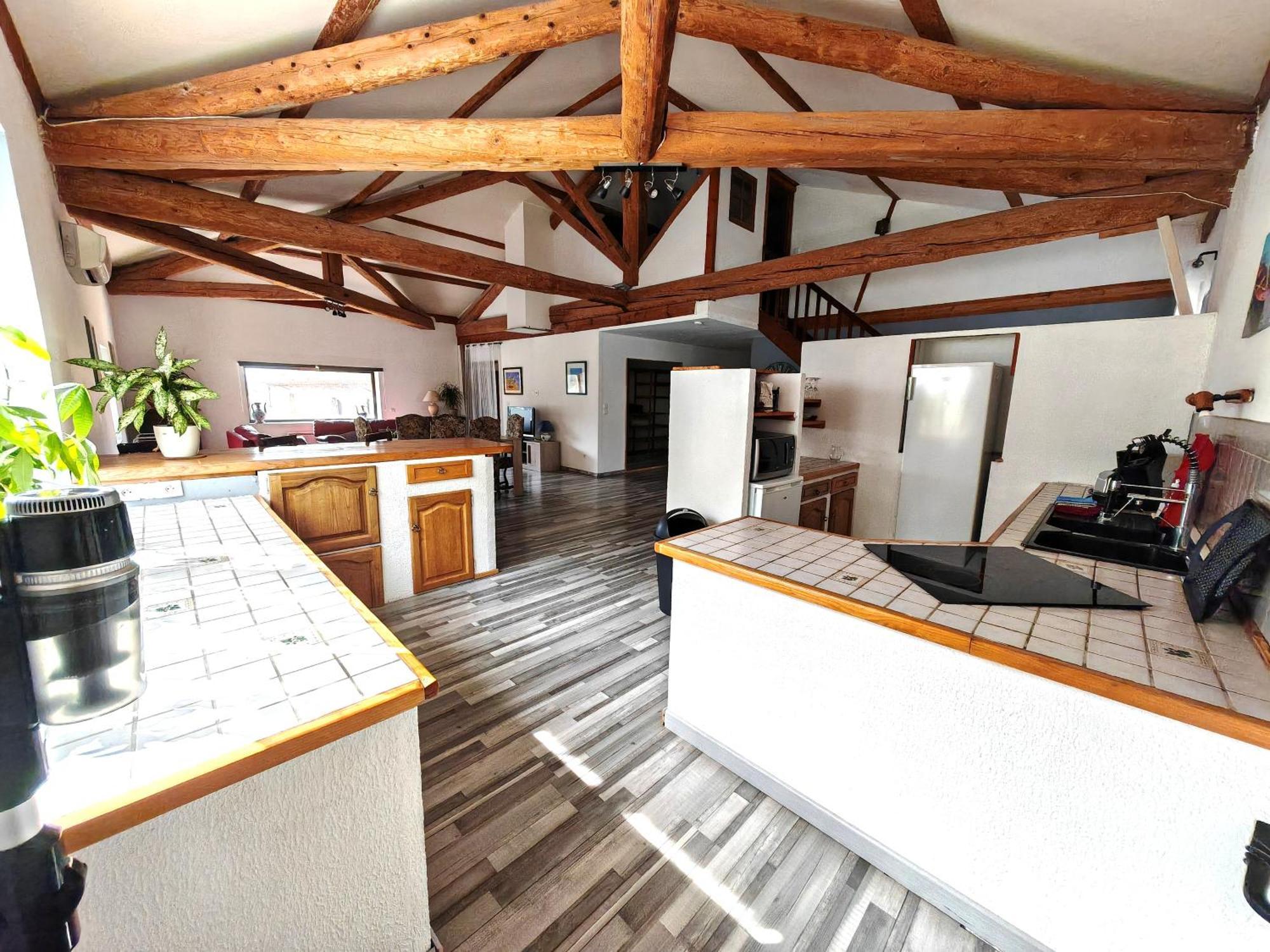 Maison 3 Chambres Avec Piscine Couverte Lespignan 외부 사진
